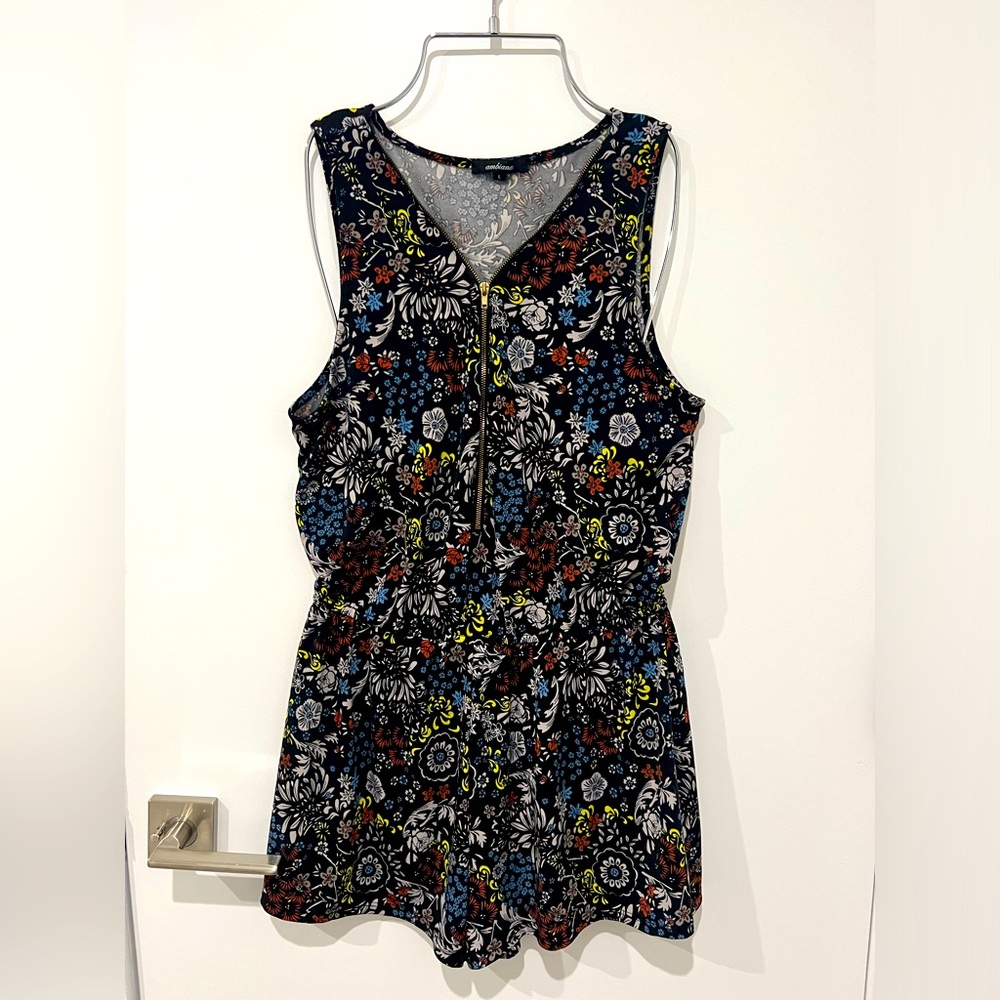 Ambiance Summer Zip Up black floral romper